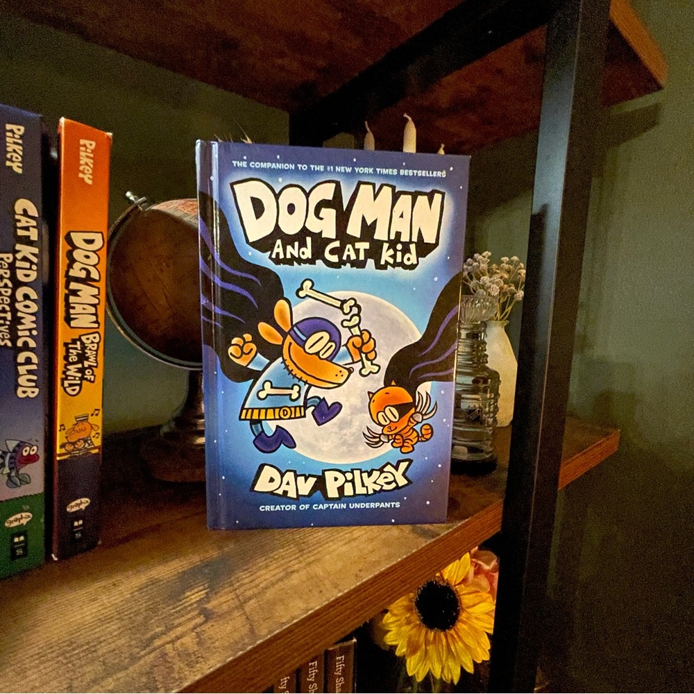 GRAPHIC NOVEL - Dog Man and Cat Kid - Dav Pilkey